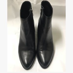 Sam Edelman black leather zipper ankle boots